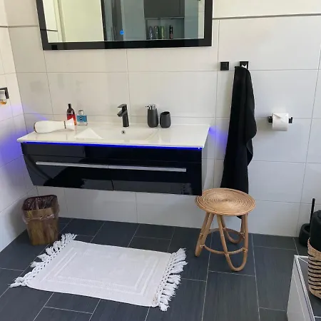 Saaldorf-ferienhaus Mit 6 Separaten 45qm-120qm Bad Lobenstein