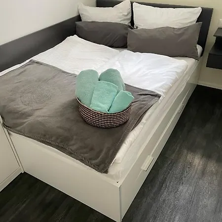 Saaldorf-ferienhaus Mit 6 Separaten 45qm-120qm Bad Lobenstein