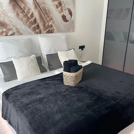 Apartment Saaldorf-ferienhaus Mit 6 Separaten 45qm-120qm *