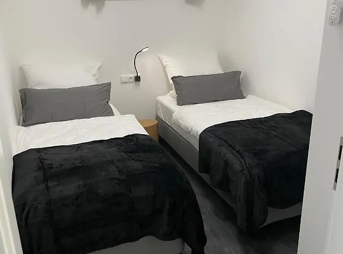 Saaldorf-ferienhaus Mit 6 45qm-120qm Direkt Am Thueringer Meer-bleilochtalsperre Appartement Bad Lobenstein